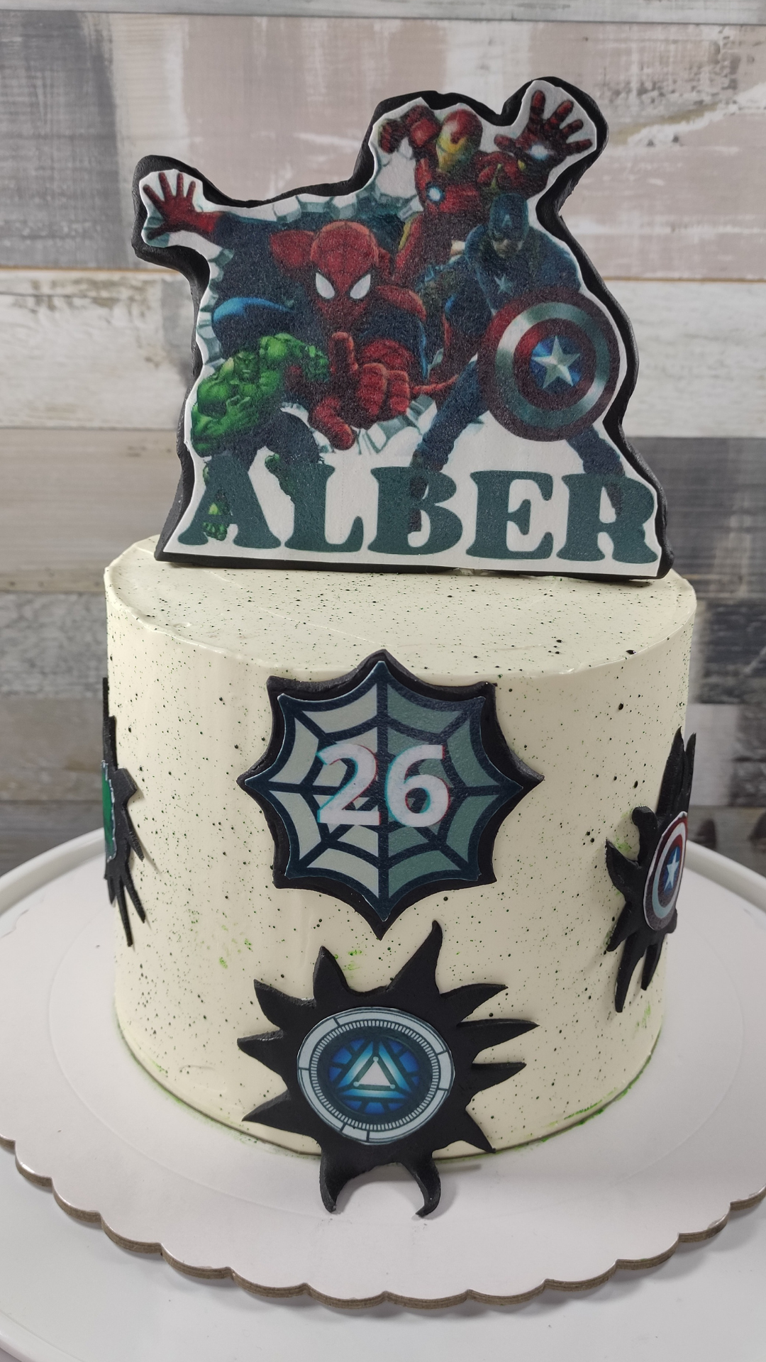 Tarta de los vengadores Tarta de los vengadores con impresión comestible